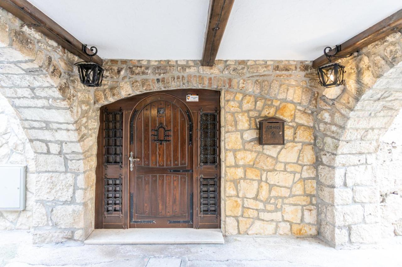 巴什卡沃达Stone House Srida公寓 外观 照片